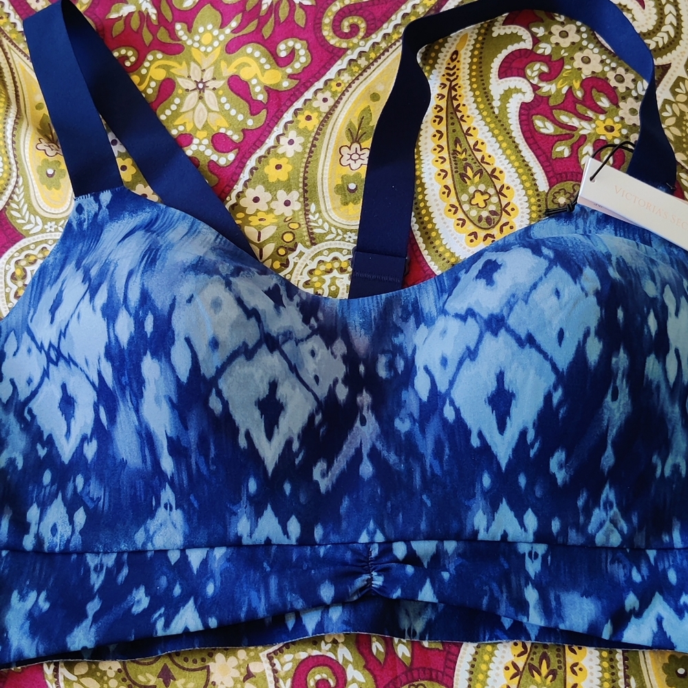 Victoria Secret on point size XL